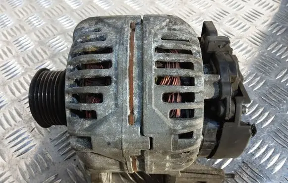 Volkswagen Polo Generator/alternator 045903023A 0124515022