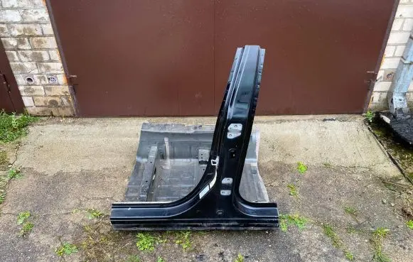 Dodge Charger Pillar (middle) 