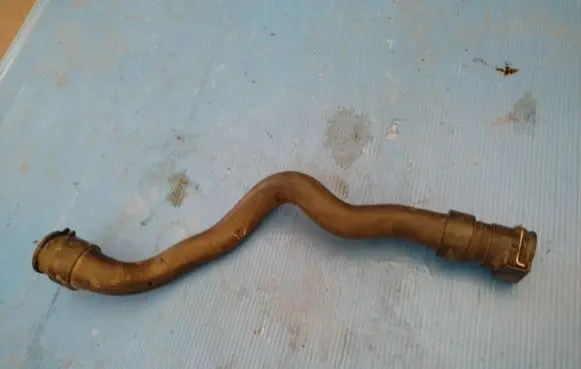 Peugeot 5008 II Engine coolant pipe/hose 9824488480