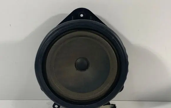 Audi A3 S3 A3 Sportback 8P Front door speaker 8P0035411
