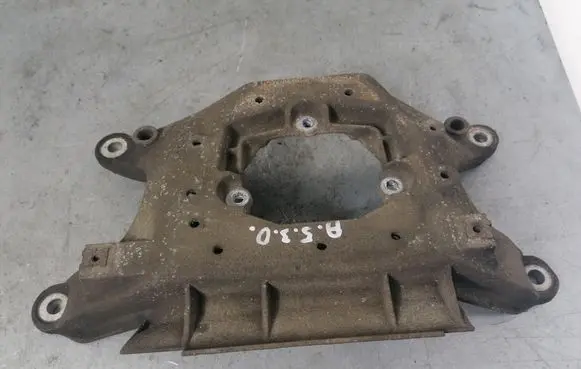 Gearbox mounting bracket