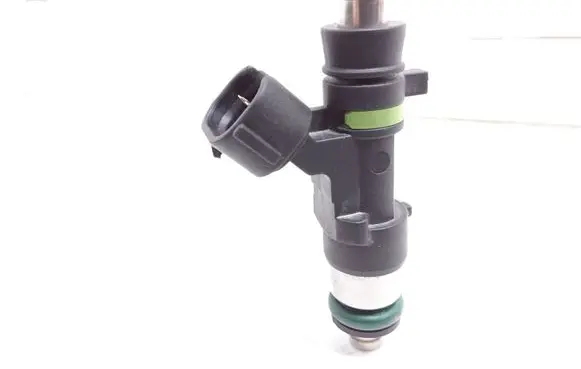 Mitsubishi Colt Fuel injector EAT320 1465A331