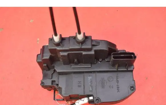 Nissan Murano Z50 Rear door lock 