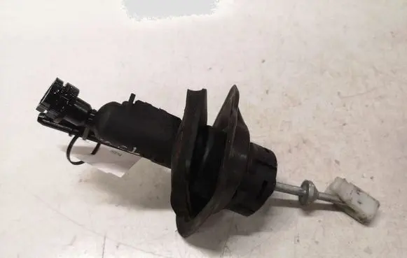 Mazda 5 Clutch master cylinder T050915