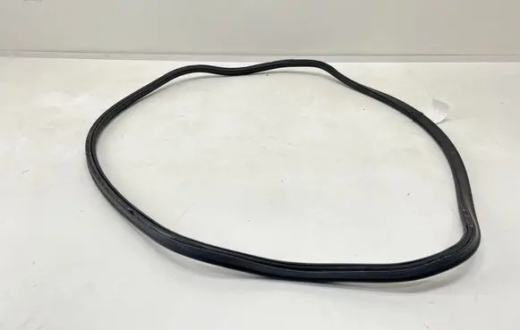 BMW 8 G16 Trunk rubber seal (body) 7453766