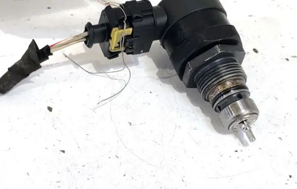 Opel Astra H Fuel pressure sensor 0281002507