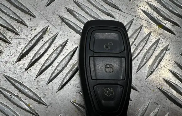 Ford Mondeo MK IV Ignition key/card 7S7T19H470AD 7S7T19H470