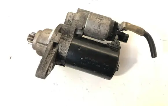 Volkswagen Golf V Starter motor 0001121408 027911023E