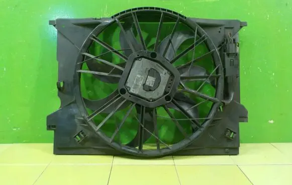Mercedes-Benz CLS C219 Fan set A2115001698 XP76
