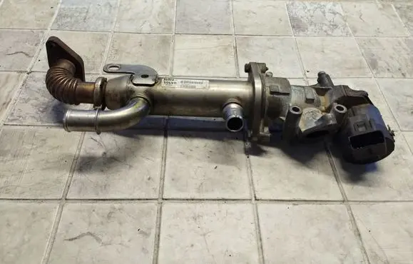 Ford Galaxy EGR valve cooler 993062H 8653691