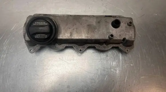 Volkswagen Golf IV Rocker cam cover 038103469
