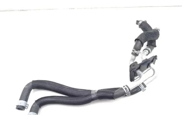 Engine coolant pipe/hose