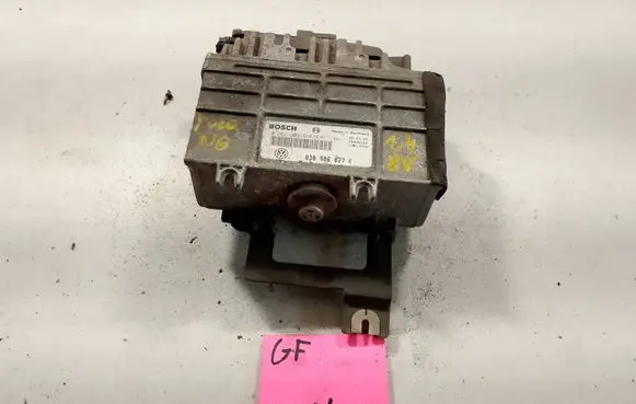 Volkswagen Polo Engine control unit/module 0261203914 030906027K