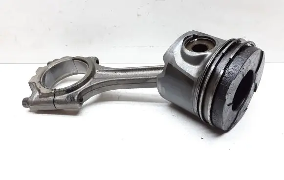 Volvo V70 Piston with connecting rod