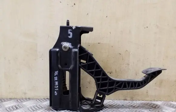 Clutch pedal