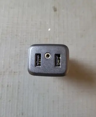 Chevrolet Camaro USB socket connector 13509942 UWT40018004867A