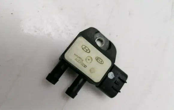 Hyundai Tucson TL Exhaust gas pressure sensor 392102F600 725