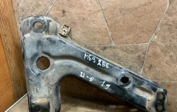 Mercedes-Benz GL X166 Other body part A1643311040