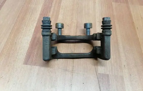 Renault Espace V (RFC) Brake caliper pad carrier rear 440016598R