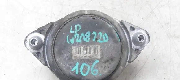 Engine mount bracket