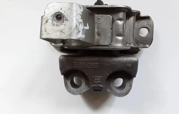 Citroen Nemo Engine mount bracket A236