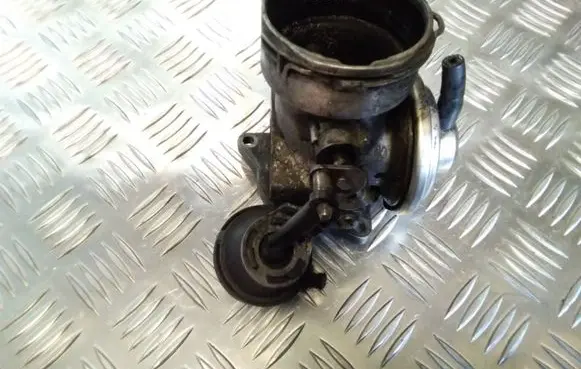 Audi A4 S4 B6 8E 8H EGR valve 038129637L