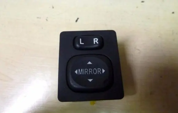 Toyota Auris E180 Electric window control switch 183694 I1511