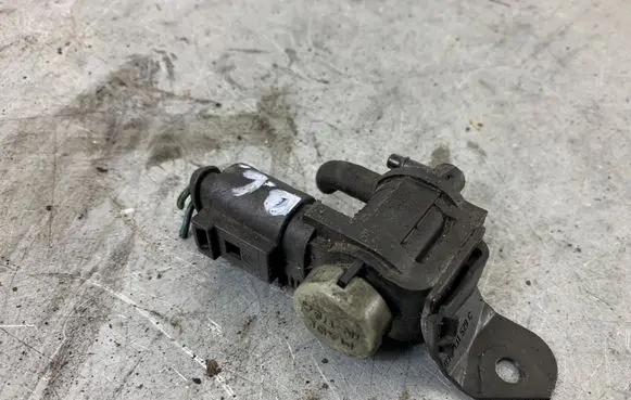 Volkswagen PASSAT B6 Air pressure sensor 1K0906283A