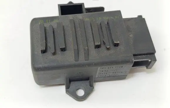 Volkswagen PASSAT B6 Seat heating relay 1Z0959772B