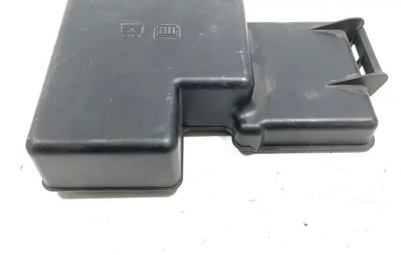 Volvo XC90 Fuse box cover 31676133