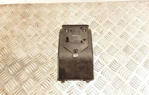 Volvo XC40 Fuse box cover 31494567