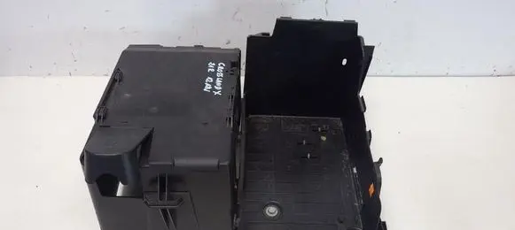 Opel Crossland X Battery box tray 9823055280
