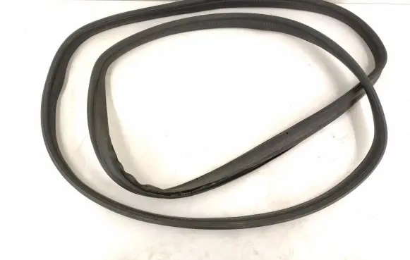 Mercedes-Benz GLK (X204) Trunk rubber seal (body) 2047400478 2047400278