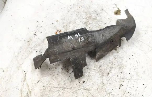 Audi A4 S4 B5 8D Intercooler air guide/duct channel 8D0121284B
