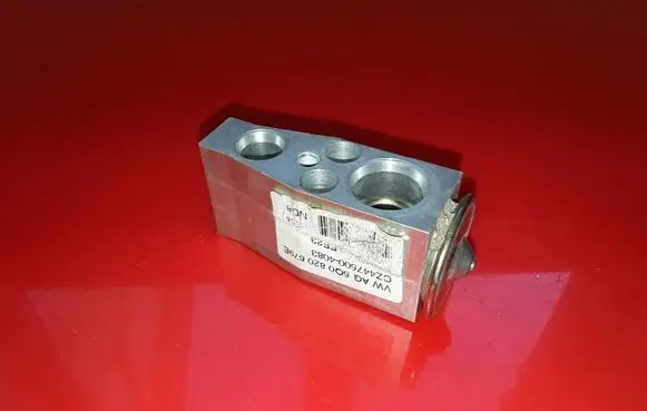 Skoda Octavia Mk3 (5E) Air conditioning (A/C) expansion valve 5Q0820679E CZ4475004083