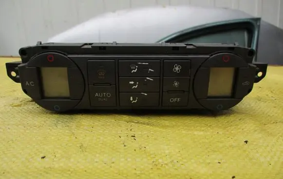 Ford C-MAX I Climate control unit 3M5T18C612AH
