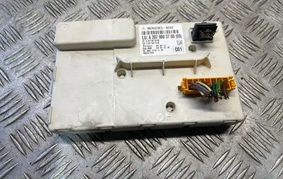 Mercedes-Benz E C207 W207 Window control relay A2079003700
