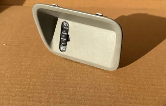 Renault Trafic II (X83) Headlight level height control switch 8200184608 91168902 8200379685