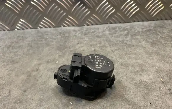 BMW 5 E60 E61 Intake manifold valve actuator/motor 6942986