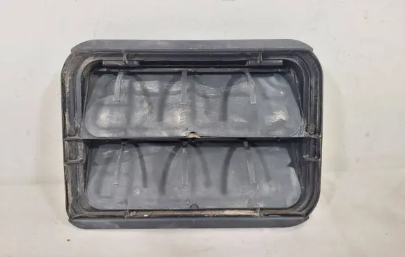 Renault Megane II Quarter panel pressure vent 7700838358