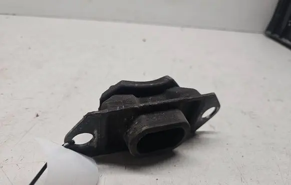 Renault Megane II Engine mount bracket 8200358147
