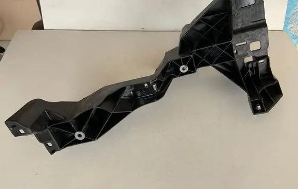 Audi Q7 4M Headlight/headlamp mounting bracket 4M0805608B