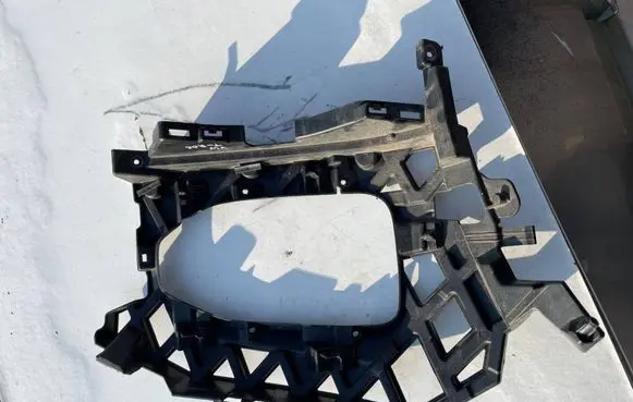 Volkswagen T-Roc Front bumper mounting bracket 2gA807736