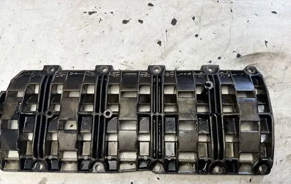 BMW 5 E60 E61 other engine part 7788560