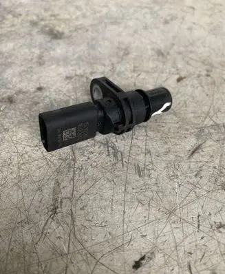 Volkswagen Touran III Camshaft position sensor 04l907601a