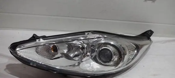 Ford Fiesta Headlight/headlamp 8A6113W030DG