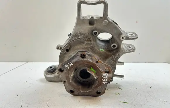 Rear wheel hub