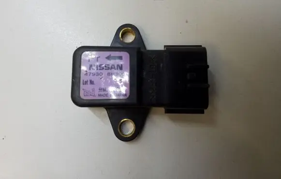 Nissan X-Trail T30 ESP acceleration yaw rate sensor 479308H300