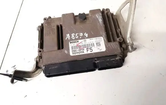 Toyota Avensis T270 Engine control unit/module 8966105f50 89661-05f50