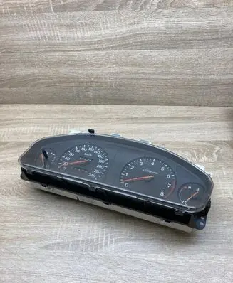 Mitsubishi Galant Speedometer (instrument cluster) MR216542
